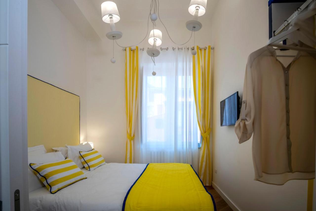 Sea View Luxury Apartment Кастеламаре ди Стабия Екстериор снимка