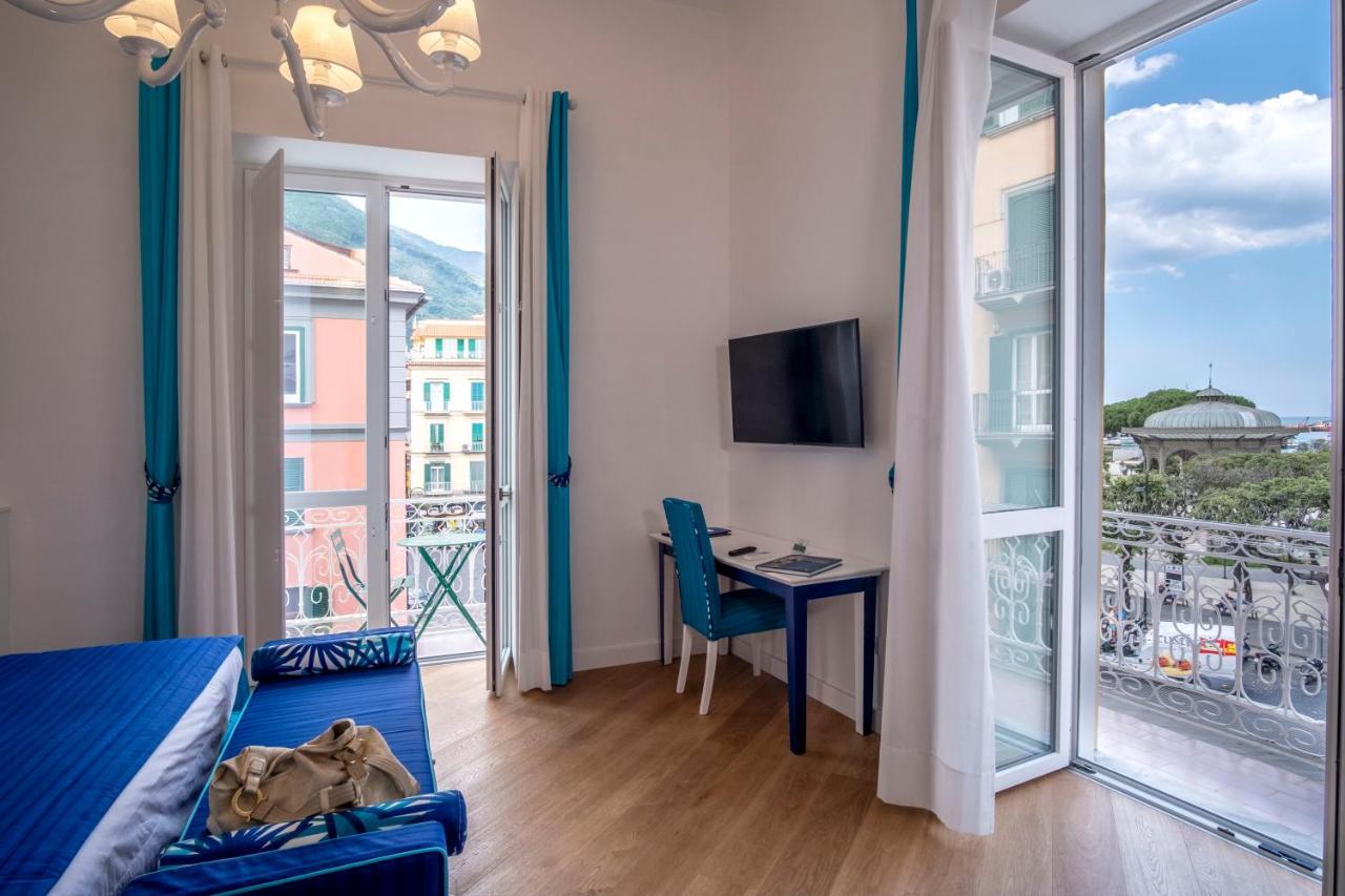 Sea View Luxury Apartment Кастеламаре ди Стабия Екстериор снимка