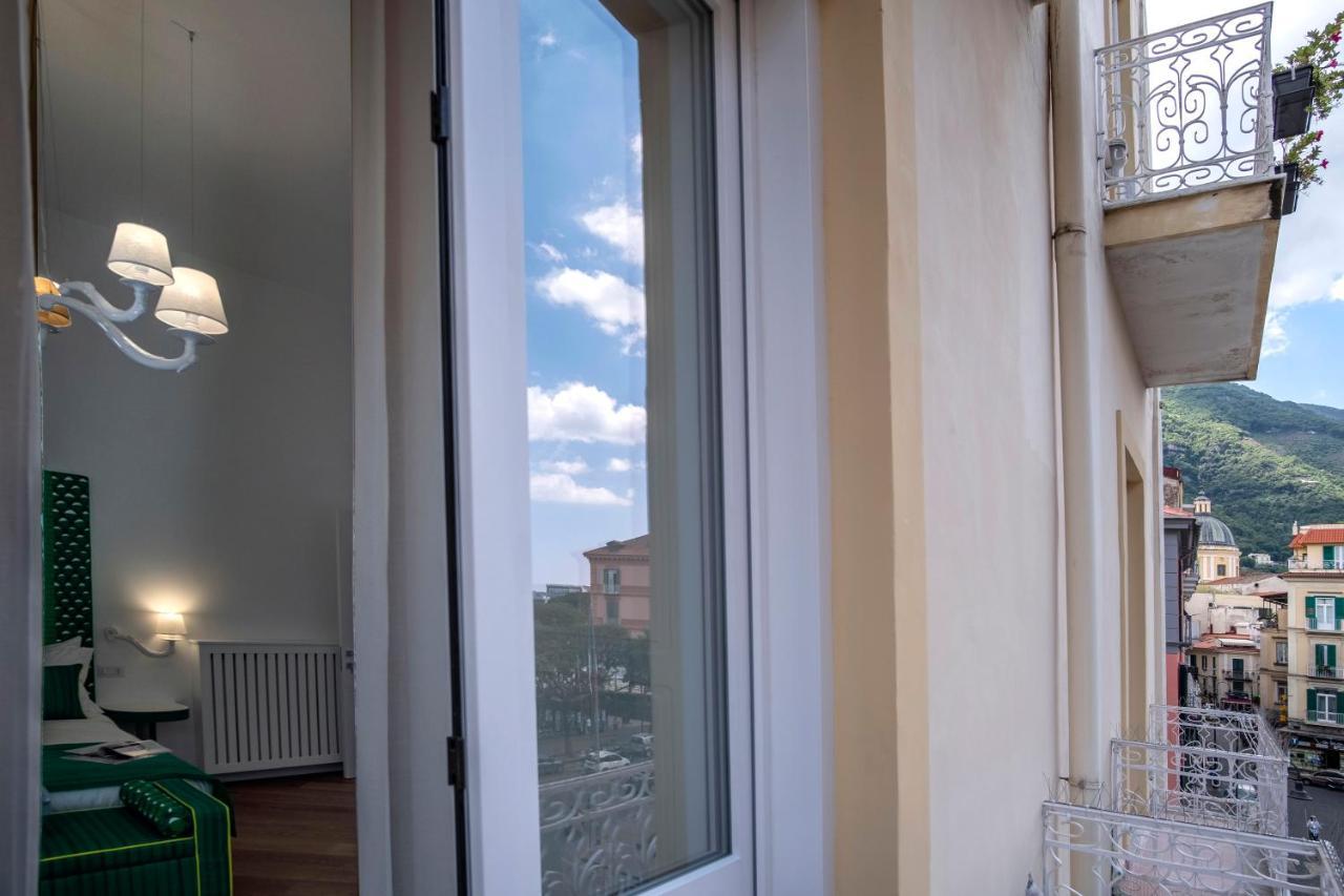 Sea View Luxury Apartment Кастеламаре ди Стабия Екстериор снимка